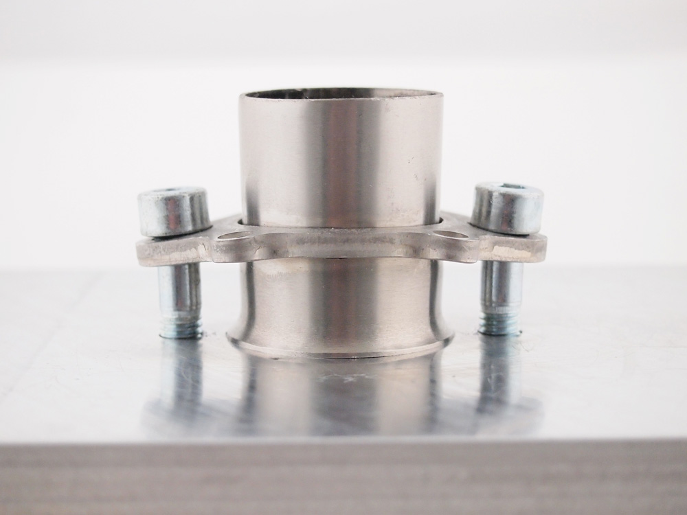 Stainless_Flange_Overtightened_Example.jpg